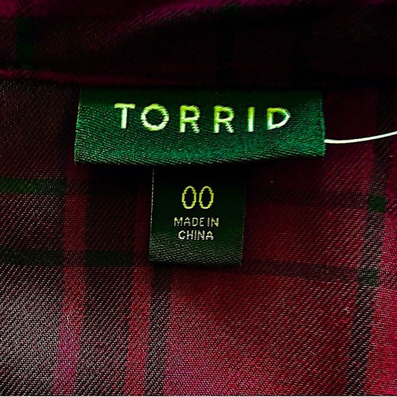 New Torrid rayon plum plaid tunic top Sz.00 - Picture 3 of 9